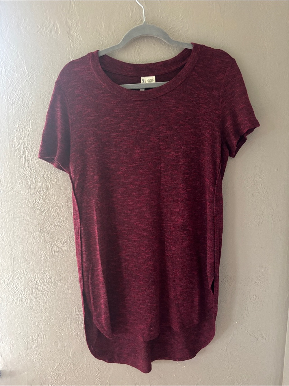 Mudd Short Sleeve Tee in Burgundy Heather